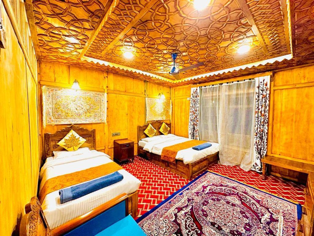 New Zealand Group Of Houseboats Hotel Srinagar  Exterior photo